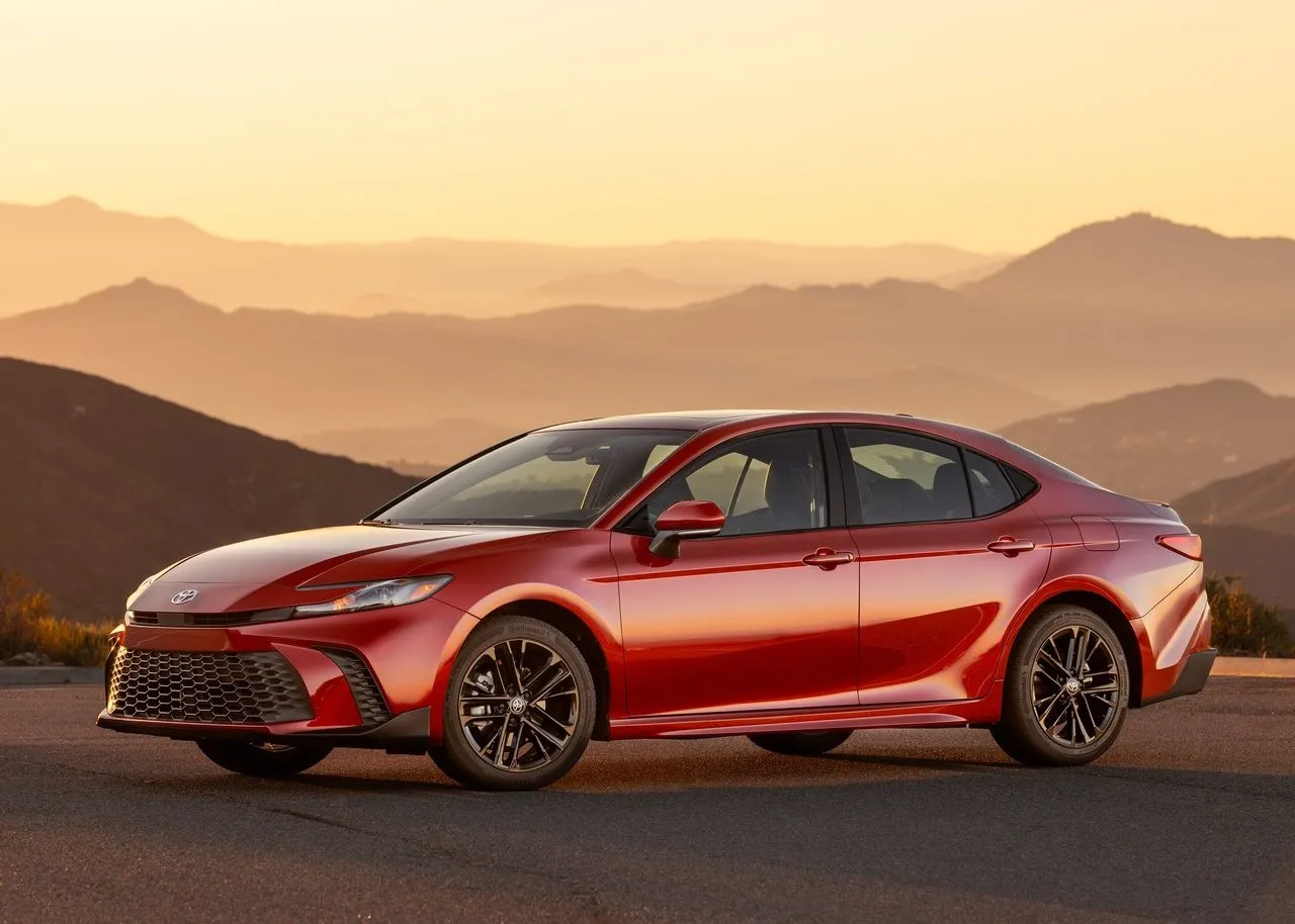 Toyota Camry Hybrid XSE Supersonic Red Color Overview
